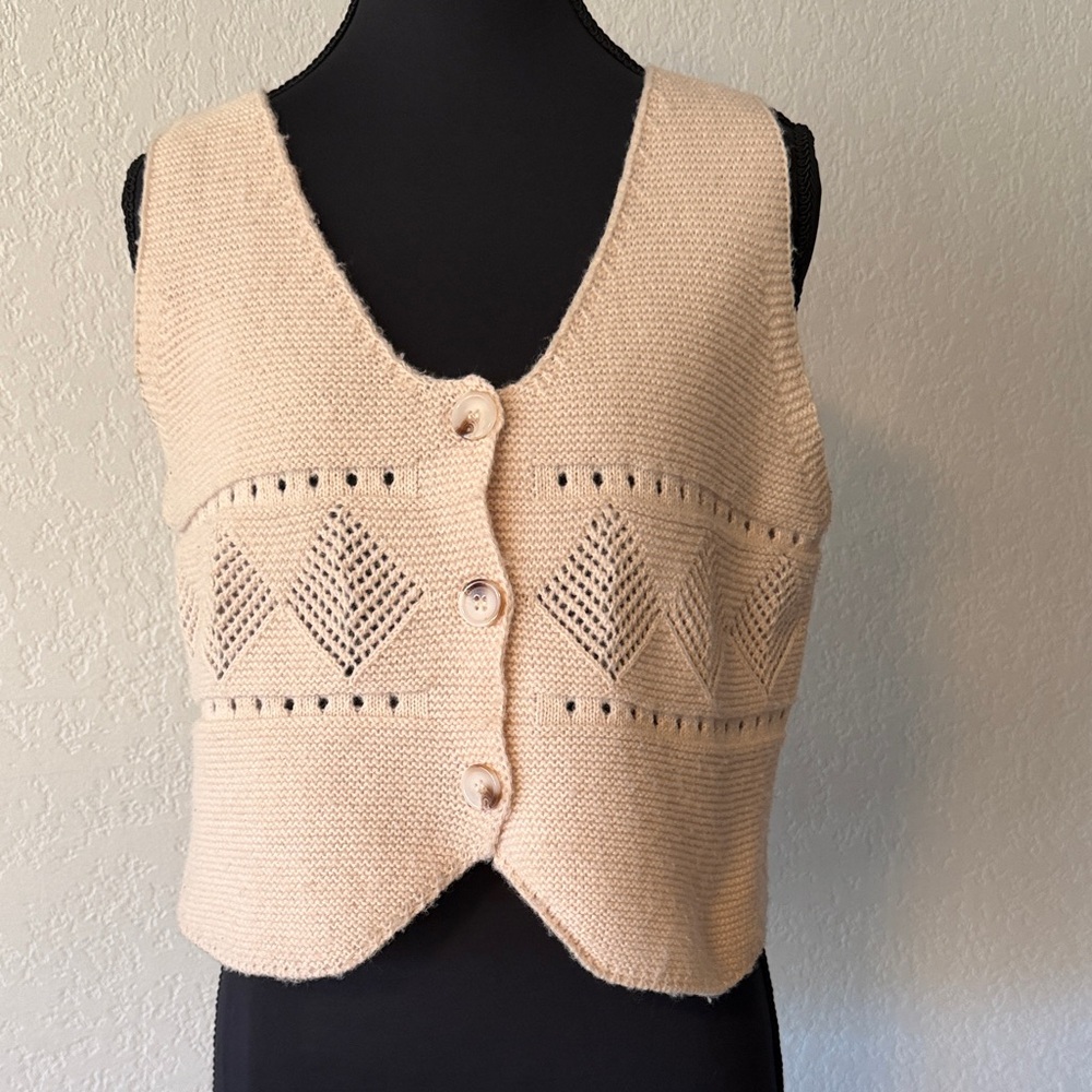 Cream Cropped Sweater Vest - Cute Layering Option!
